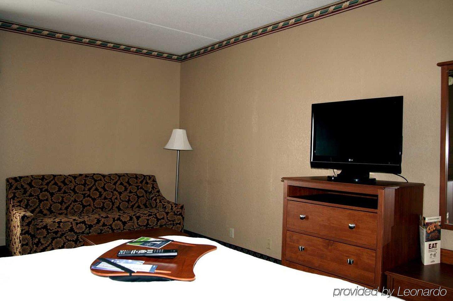 Hampton Inn Pittsburgh-Monroeville Room photo